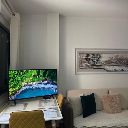 Sky Center Apartment Тирана Екстер'єр фото