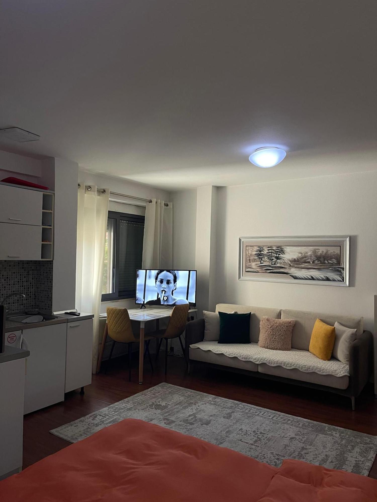 Sky Center Apartment Тирана Екстер'єр фото